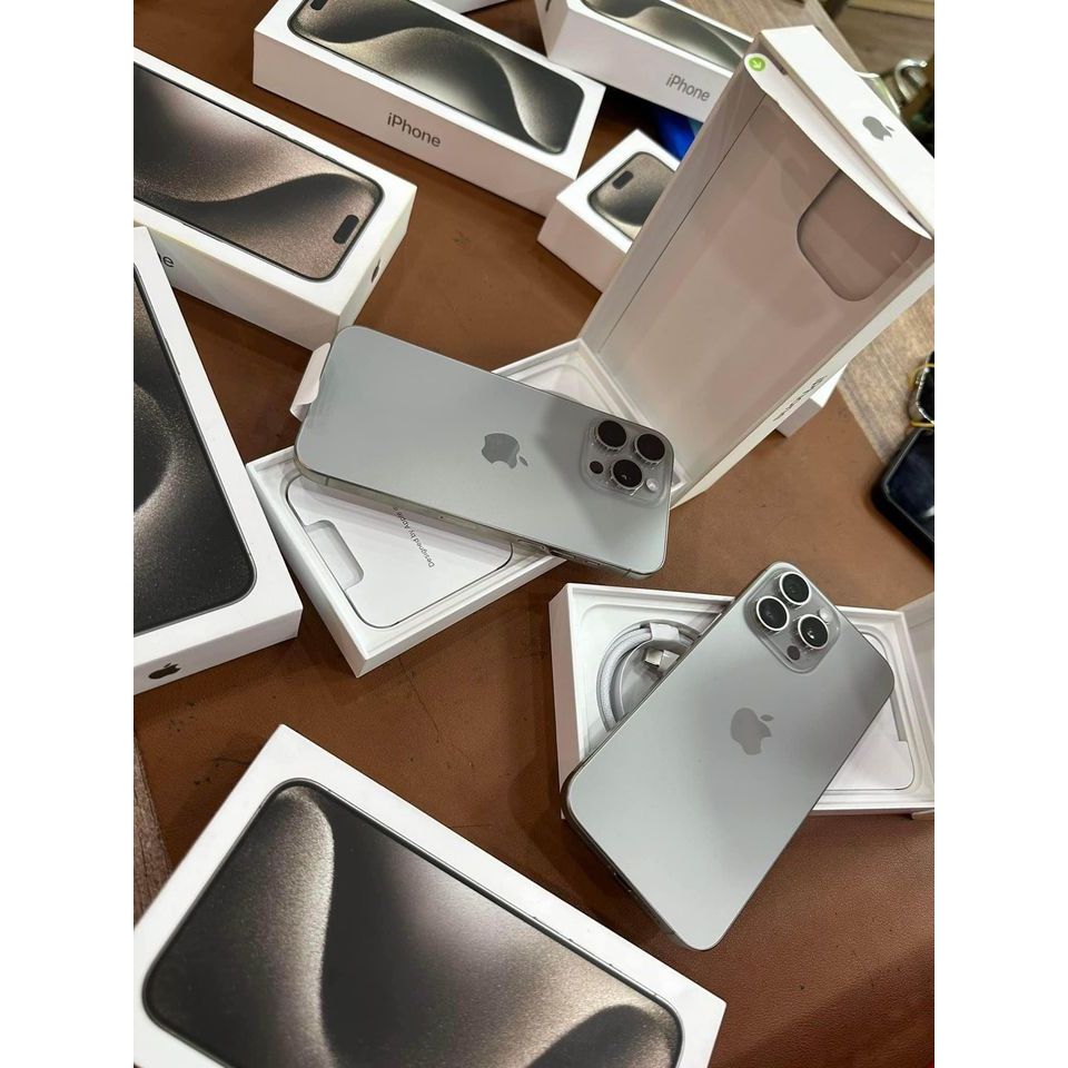 Sẵn máy 15 Prm màu titan | blue dung lượng 256gb