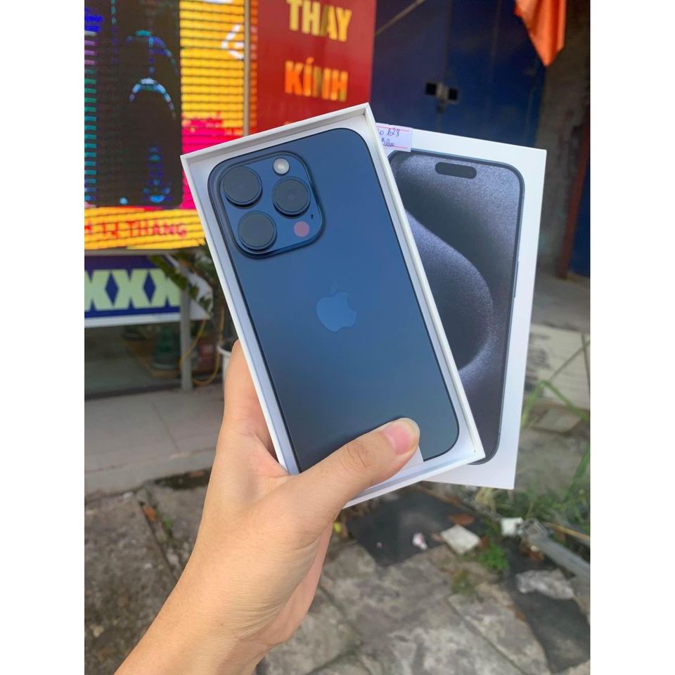 Sẵn máy 15 Prm màu titan | blue dung lượng 256gb