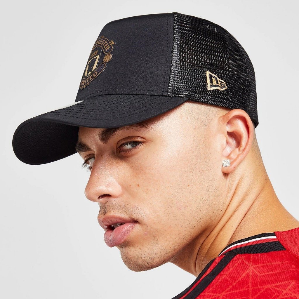 Nón dù lưới MUFC- Đen logo vàng Gold