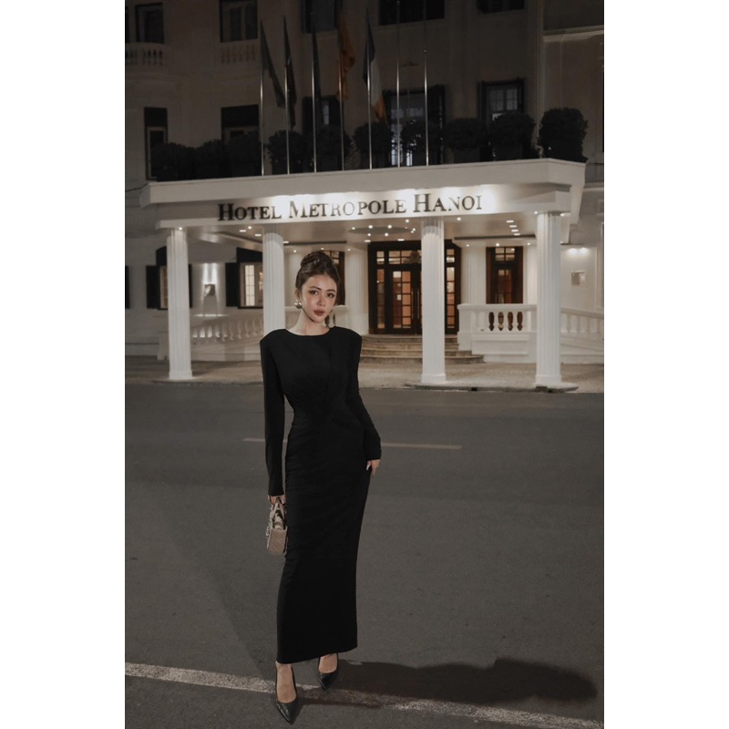 Đầm maxi tay dài hở lưng kết cườm