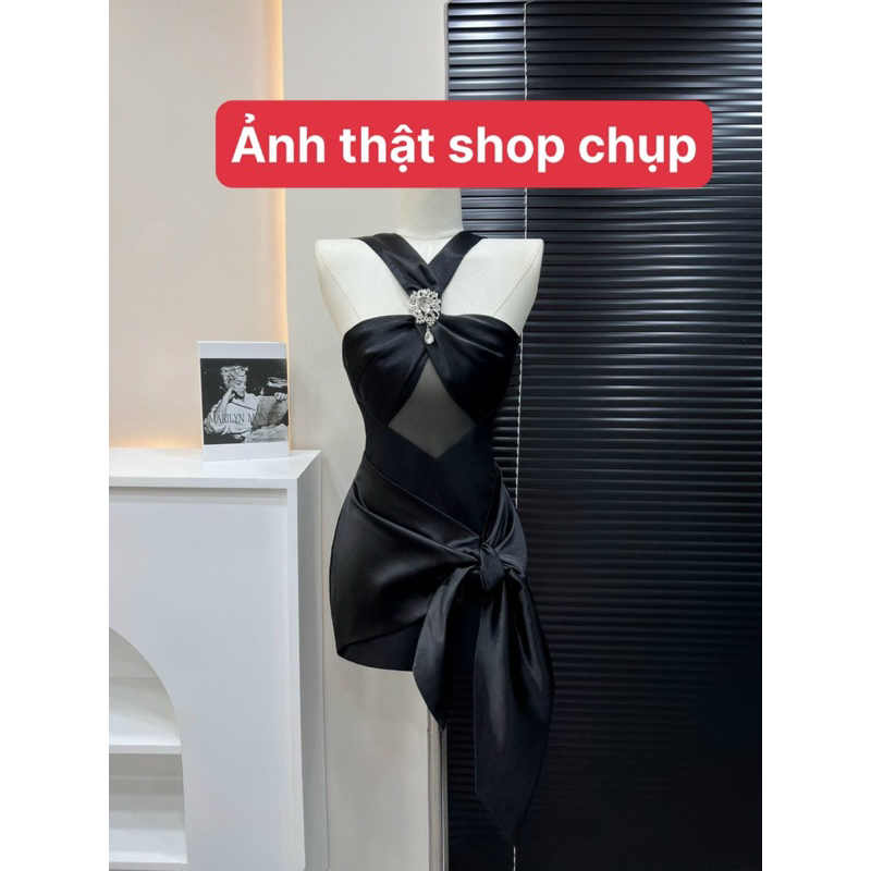 Đầm body yếm tag đá cao cấp tùng xoắn