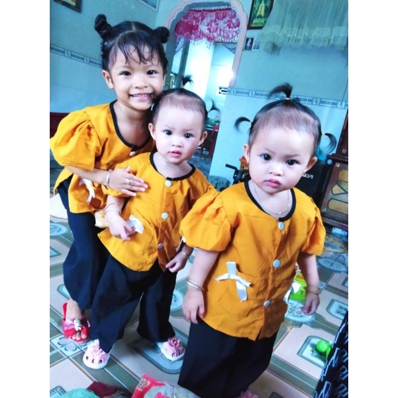 Bộ đồ bé chọn trên live.