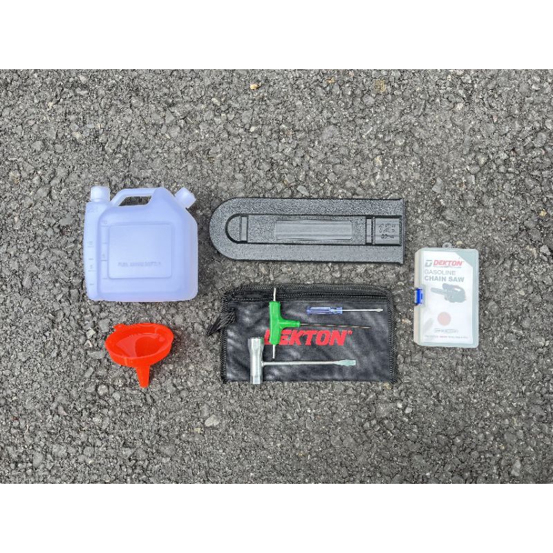 Cưa xích xăng dekton DK-CX12 lam xích dài 30cm, động cơ 2 thì