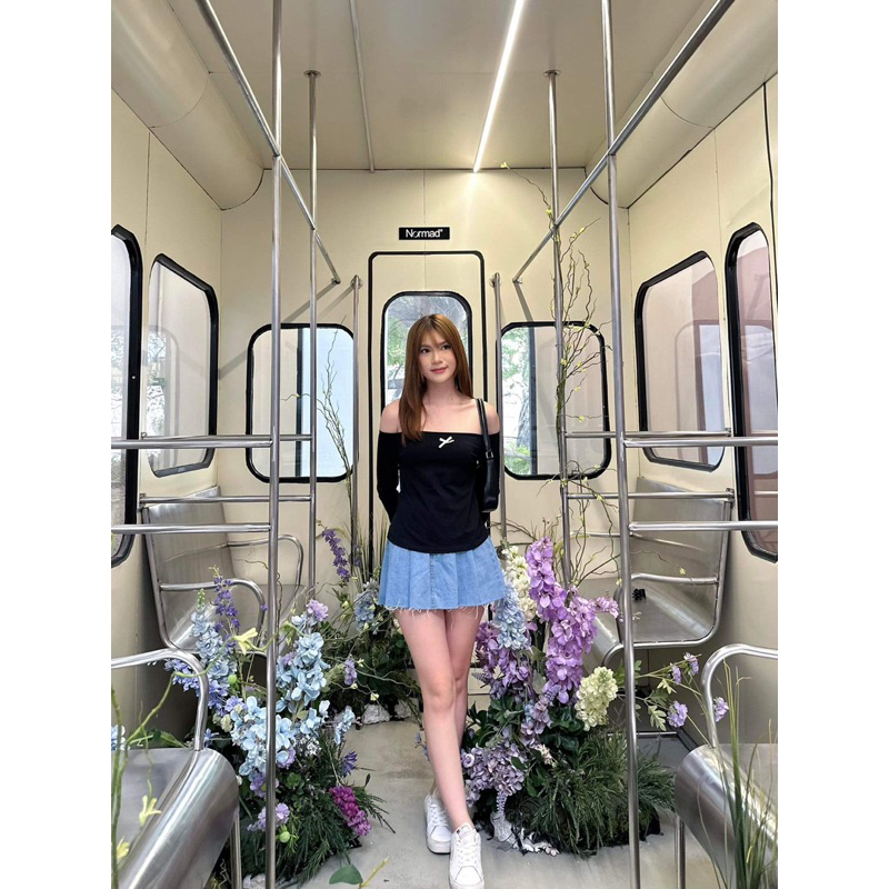 Ceci Cela - Áo Thun Bẹt Vai Nơ Bowi