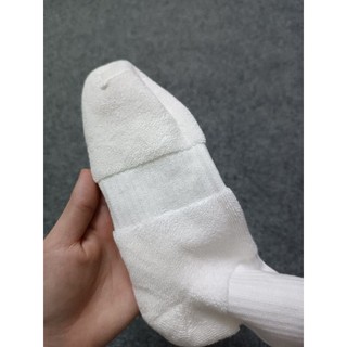 Tất uni xuất nhật
