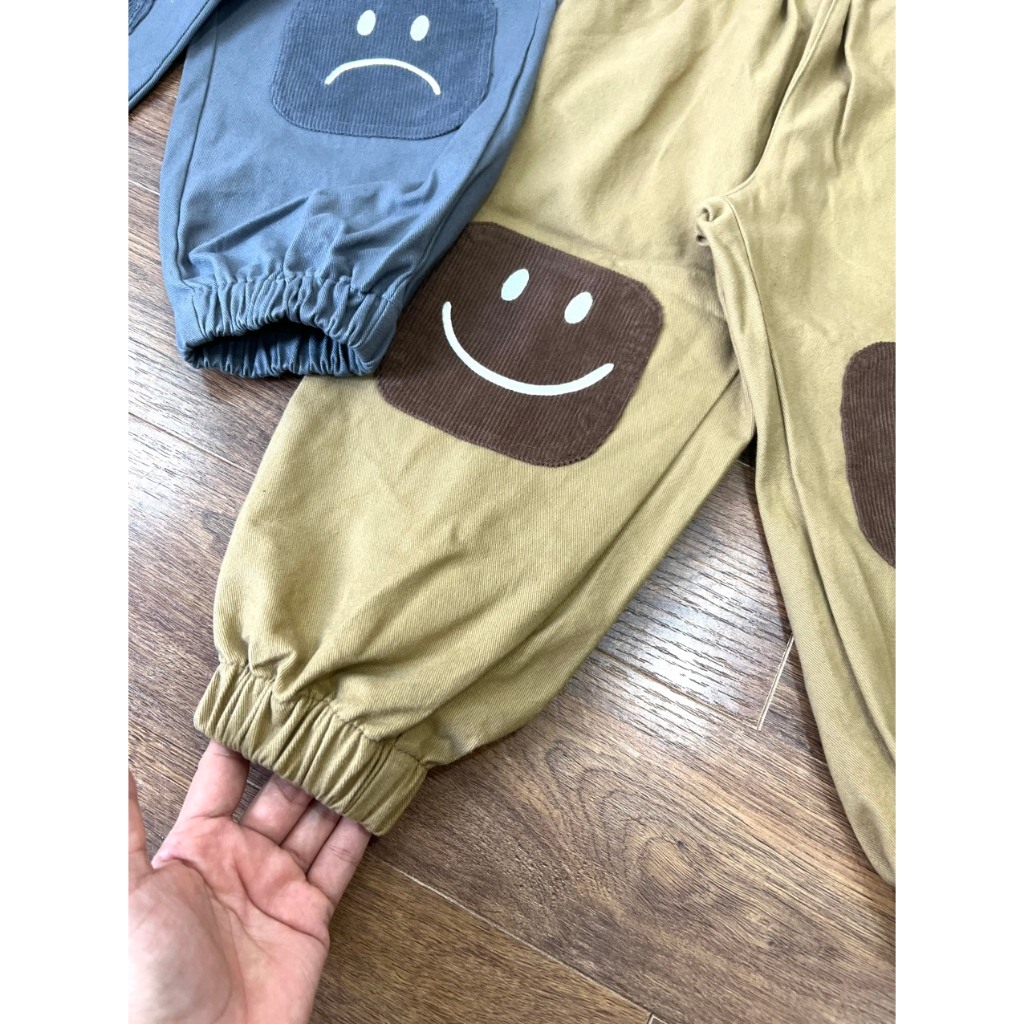 Quần kaki jogger bé trai lưng thun gối táp hình mặt cười , hàng VNXK Hàn