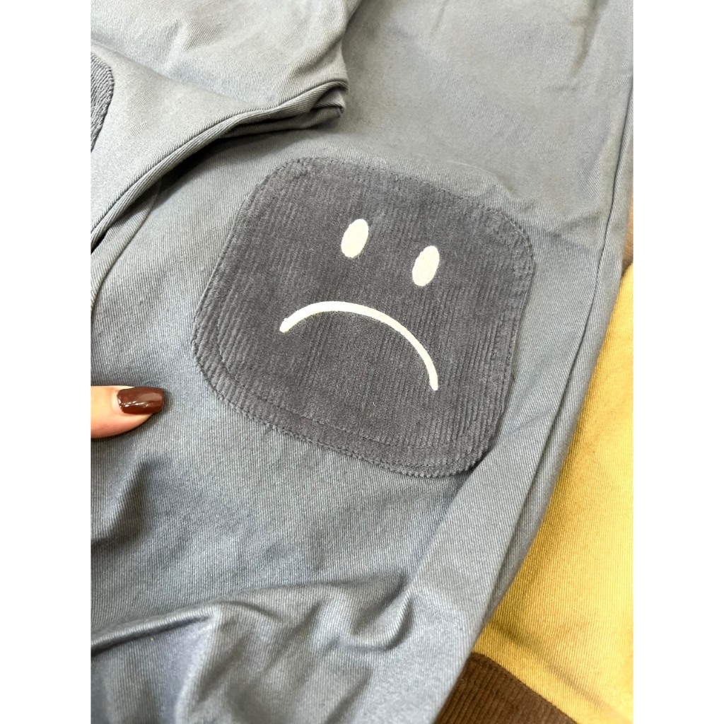 Quần kaki jogger bé trai lưng thun gối táp hình mặt cười , hàng VNXK Hàn