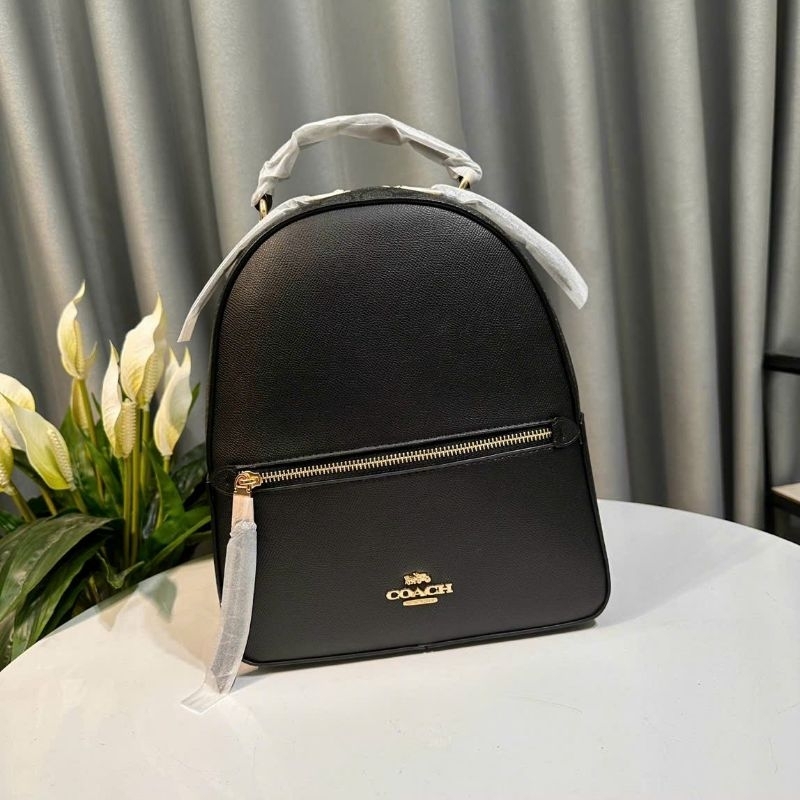 Jordyn Backpack In Signature Canvas. Mẫu balo đơn giản dễ sử dụng