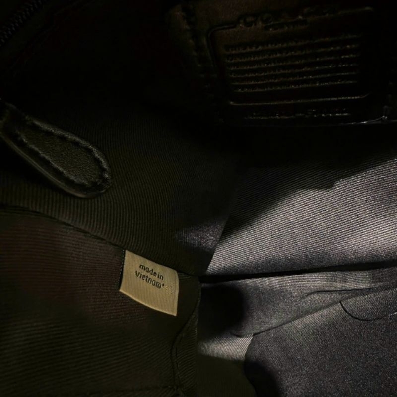 Jordyn Backpack In Signature Canvas. Mẫu balo đơn giản dễ sử dụng