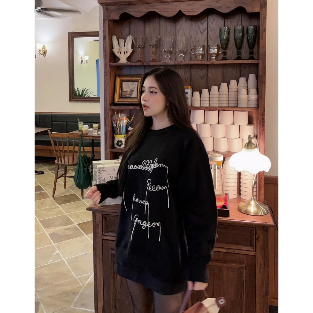 Áo Sweater len thêu chữ dáng rộng, Áo len QC dài tay thêu chữ kiểu dáng Basic