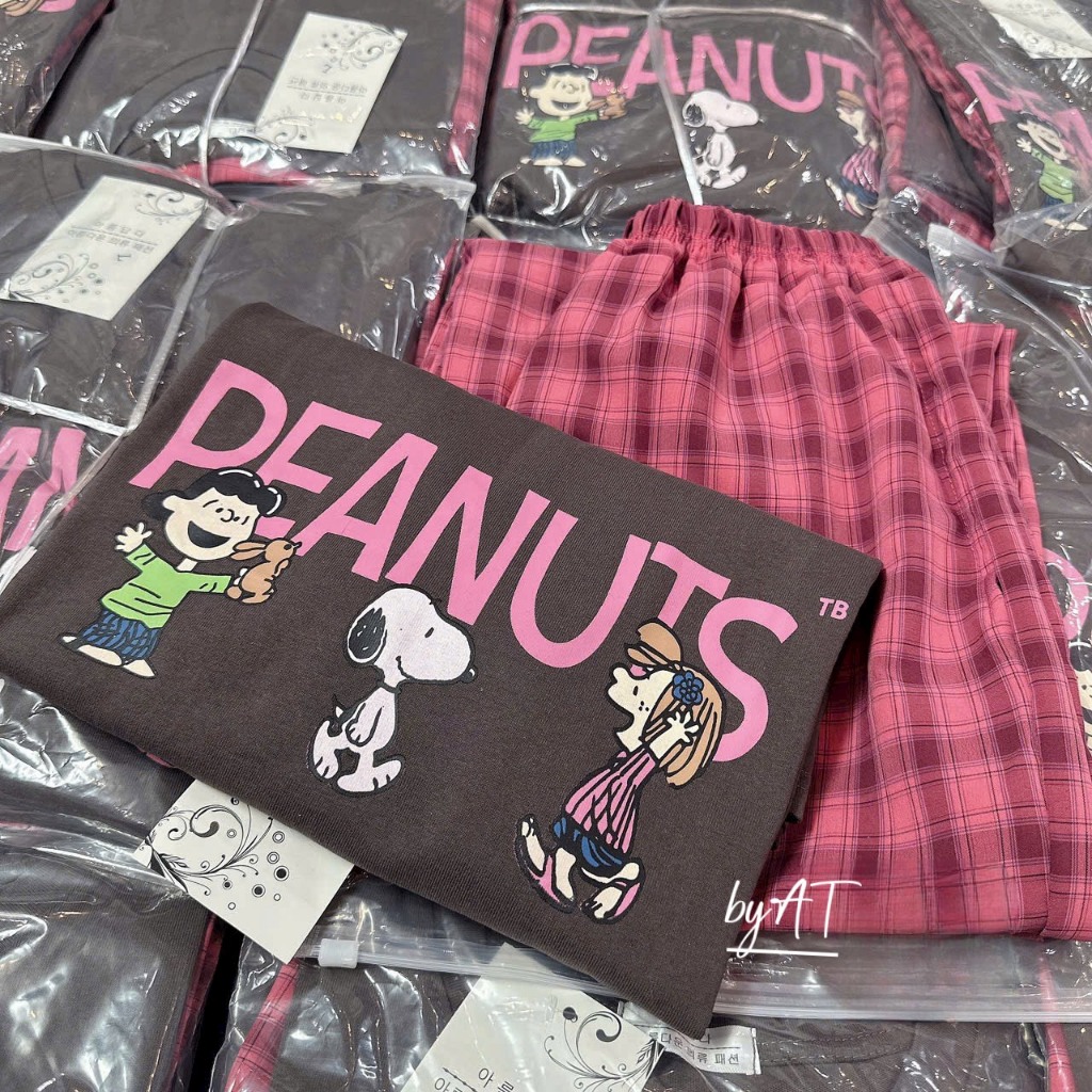 BỘ ÁO PEANUTS NÂU QUẦN KẺ