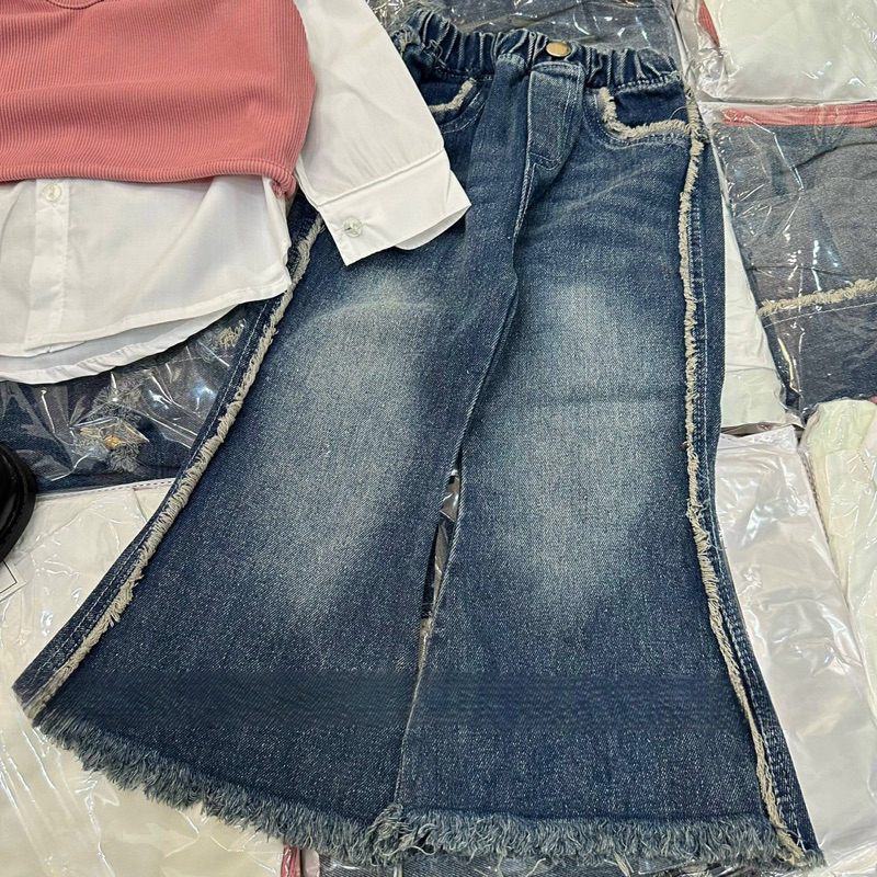 Quần áo thu đông bé gái, set 3ct: áo sơ mi trắng, quần Jean ống loe và áo gile hồng cho bé 10-30