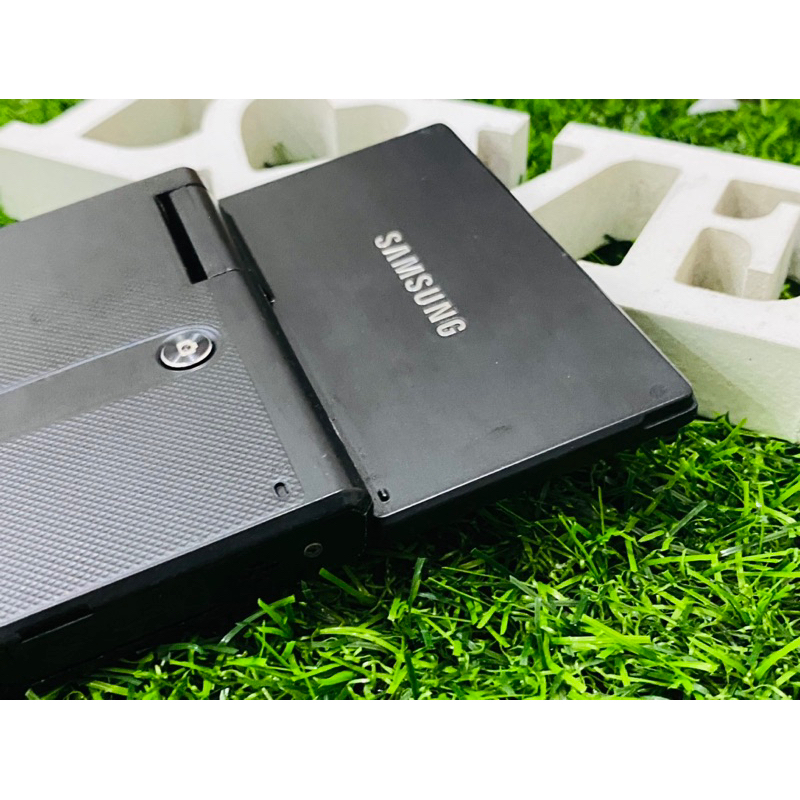 Máy ảnh KTS Vingtage Samsung MV800 . Màn hình lật 180•