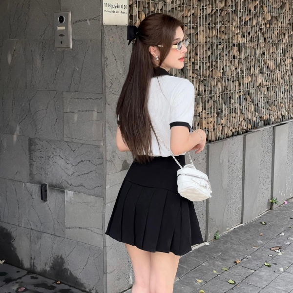 Chân váy ngắn chữ a xếp ly có lót trong vải tuyết mưa cạp lưng cao màu đen mặc đi học làm