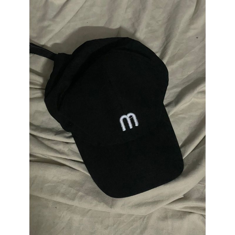 Mũ tặng kèm