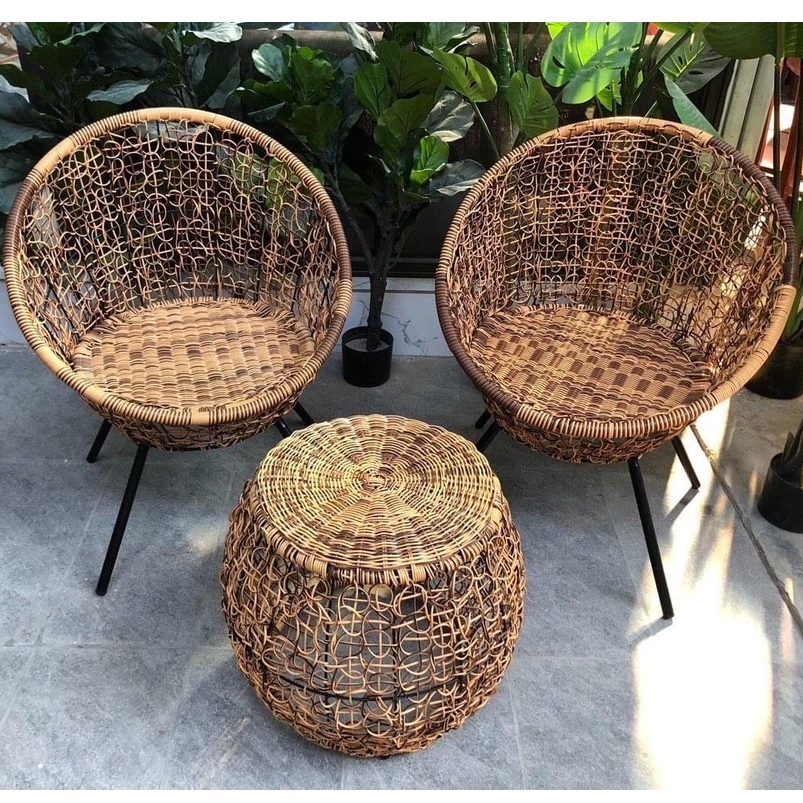 Bộ bàn ghế PuTin 3D chân chéo gồm 1 bàn và 2 ghế giả mây lõi thép dùng thư giãn trang trí sân vườn bảo hành 24 tháng
