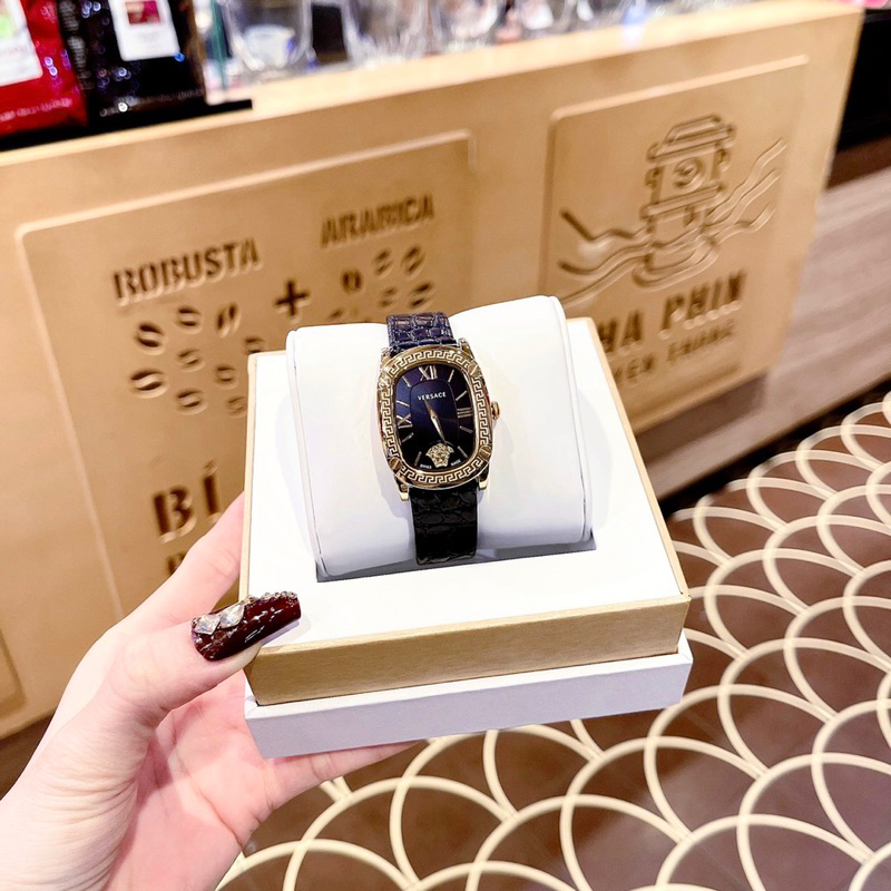 Đồng hồ nữ Versace dây da đen mặt vuông
