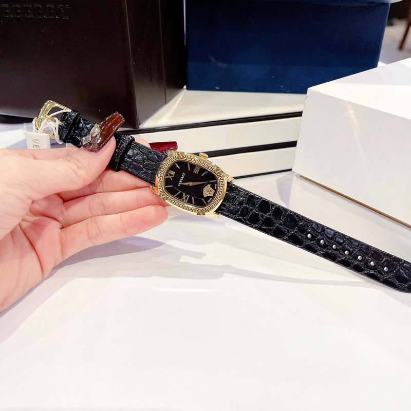 Đồng hồ nữ Versace dây da đen mặt vuông