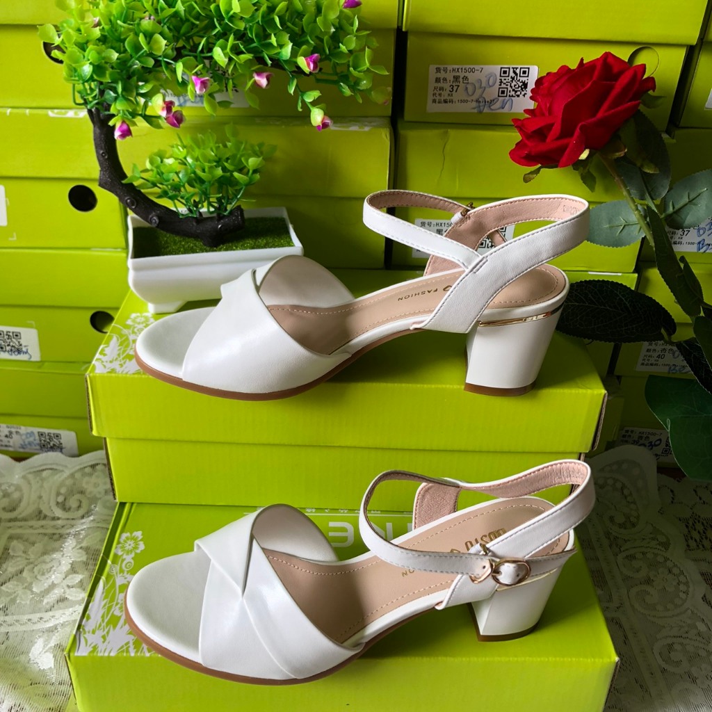 Sandal DUSTO Đơn Giản Màu Trơn Tiện Lợi Từ Khóa Cài Cao Gót 6cm Gót Vuông Thoải Mái.