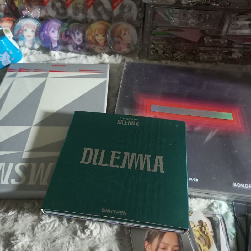 Album rỗng nhóm enhypen, ive