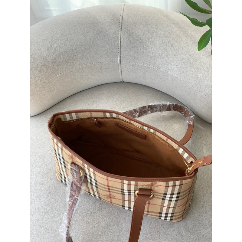 Túi Bbr tote rộng rãi