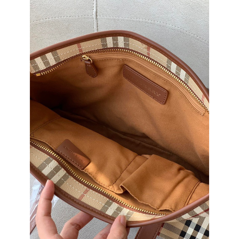 Túi Bbr tote rộng rãi