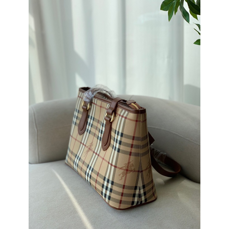 Túi Bbr tote rộng rãi