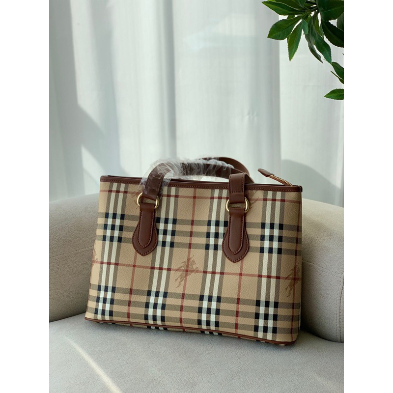 Túi Bbr tote rộng rãi