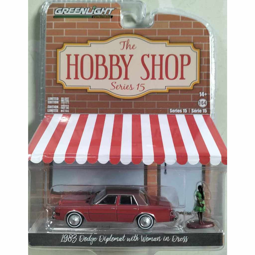 Xe mô hình Greenlight hobby shop 1983 Dodge diplomat with woman in dress