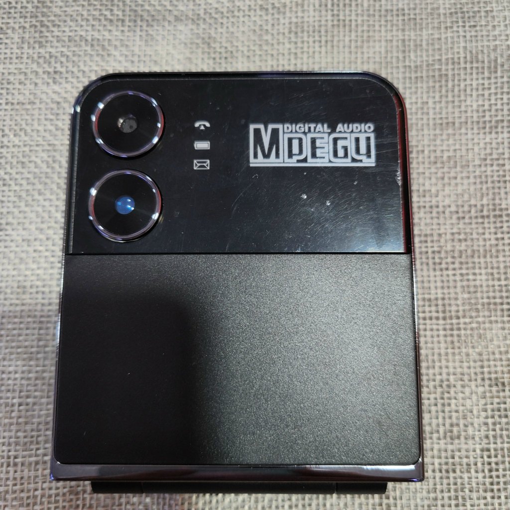 Điện thoại nắp gập Flipo4 bàn phím