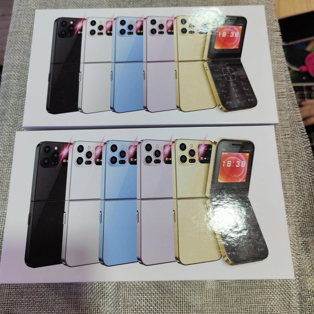 Điện thoại nắp gập i15pro bàn phím