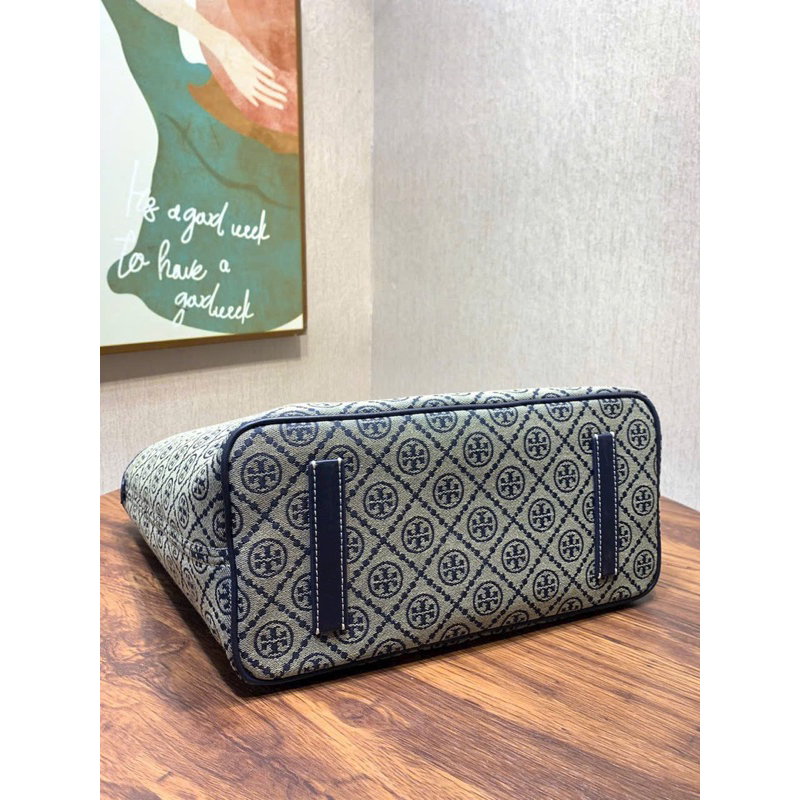 Túi Burch T Monogram Tote xịn sò