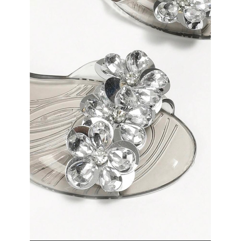 Giày nhựa đi mưa