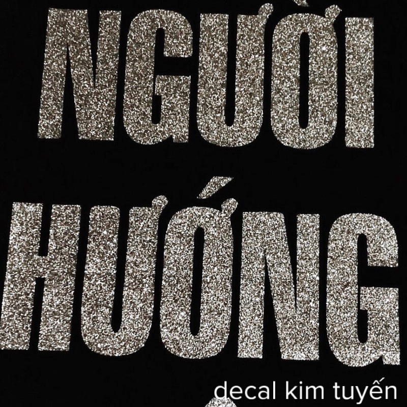 ÁO THUN IN CHỮ NGƯỜI HƯỚNG VỀ ANH - ÁO THUN FORM RỘNG IN DECAL GIẢ KIM TUYẾN CHỮ NGƯỜI HƯỚNG VỀ ANH SAMIÉ PREMIUM