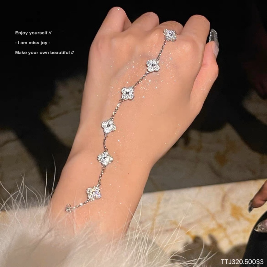 Bộ Hoa Full Đá HD Jewelry - Set Trang Sức Với 3 Món Dây Chuyền, Bông Tai, Lắc Tay VCA Hoa Full Đá 0.9mm