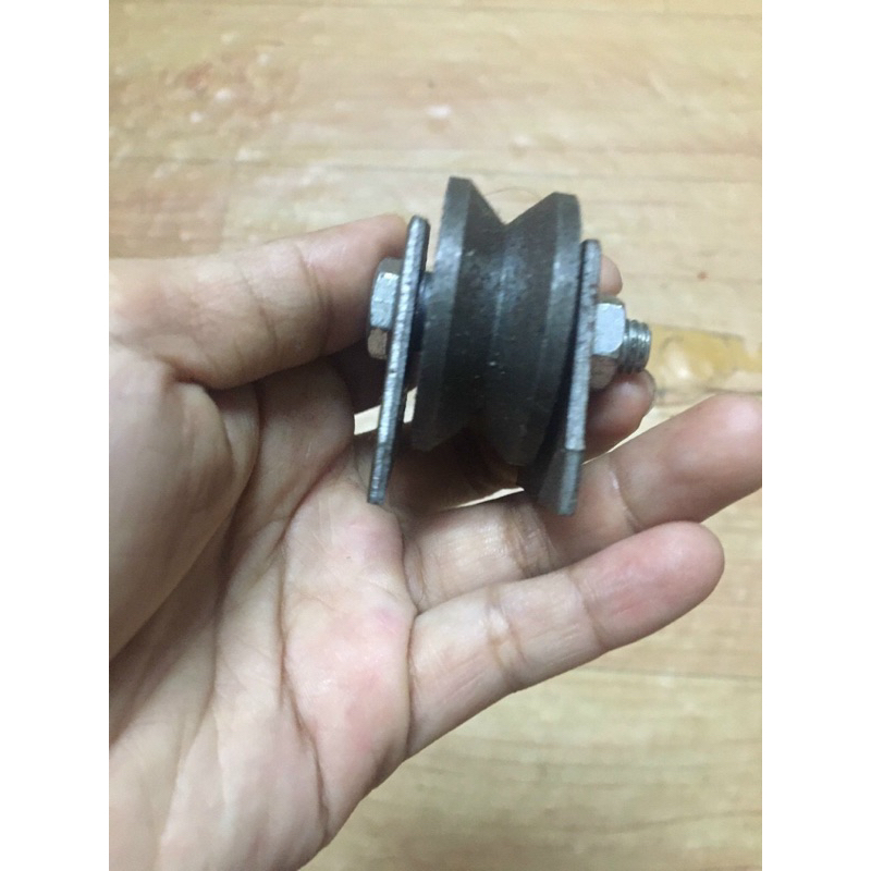 BÁNH XE SẮT ,BÁNH XE RẢNH V 40mm 50mm