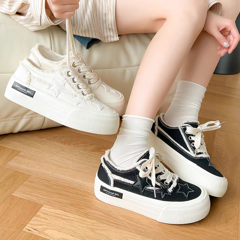 Giày Thể Thao Nữ ngôi sao Vải CanVas Xinh Đen/Be rách tua rua Đế Cao 4cm Mới Hot Phong cách Thời trang đi học đẹp