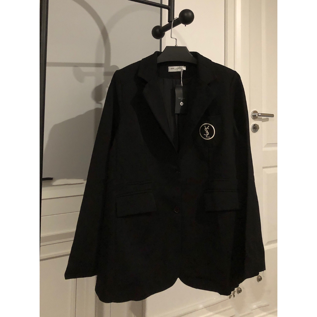 Áo Khoác Blazer Dáng Rộng Thiết Kế Thêu Logo Phong Cách Hàn Quốc AK0054 - Lolla FAshion