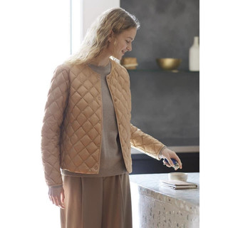 Áo trám siêu nhẹ cổ tròn chính hãng uniqlo