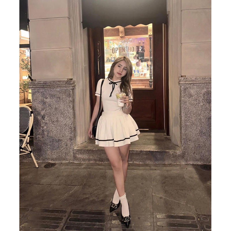 Set Nơ Viền Trắng Đen Mix Váy Xếp Ly MPB - Hàng có sẵn