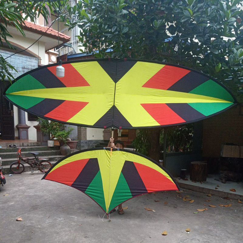 Diều sáo 4m vải caro tặng áo diều 3,5m thiếu đuôi