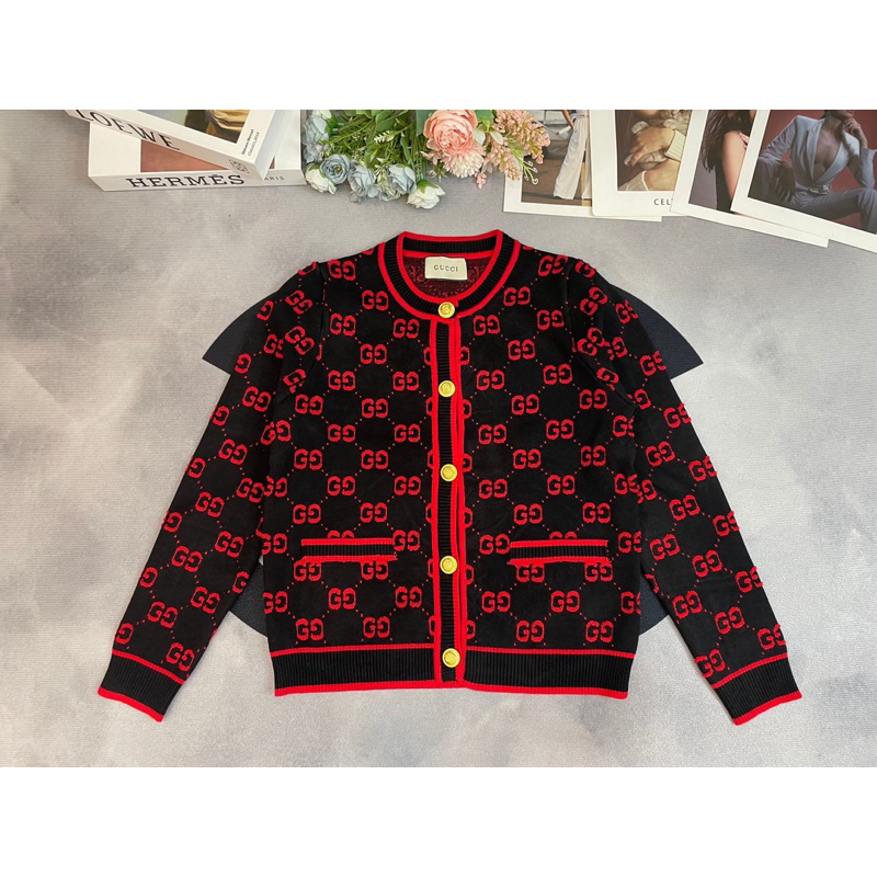 Áo len GC hoạ tiết xù khuy đồng QCSC