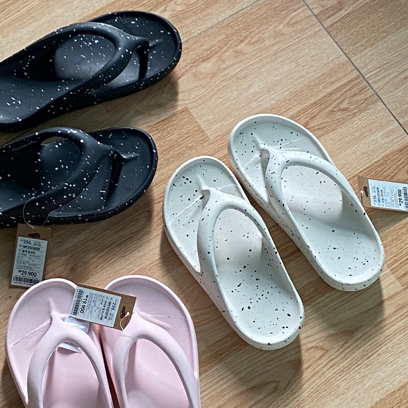 Dép xỏ ngón Shoopen vảy sơn mới