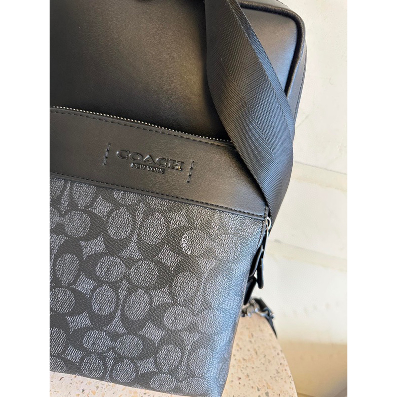 Túi đeo chéo nam Coach Gotham xuất xịn