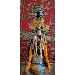 Tôn tượng mẹ Diêu Trì địa Mẫu cao 30 cm, kèm áo mão và chuỗi.