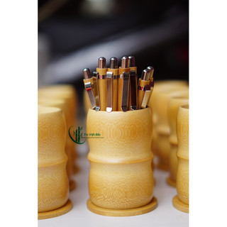 Ống cắm bút bằng tre