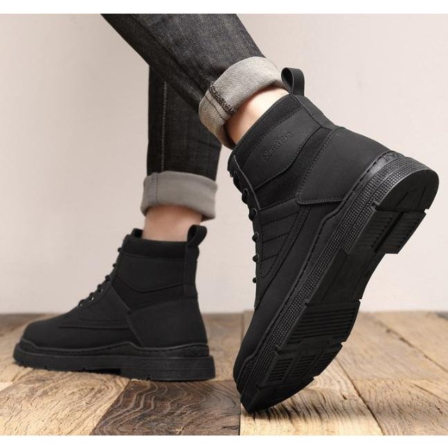 Giày Boot Nam Đen Da Mờ POLI Mẫu Mới Nhất GN450