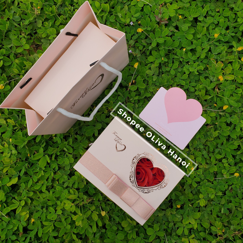 Quà tặng sinh nhật bạn gái người yêu hộp quà noel có 6 hoa sáp cửa trái tim hồng kèm túi mix vòng tay bạc or nước hoa nữ