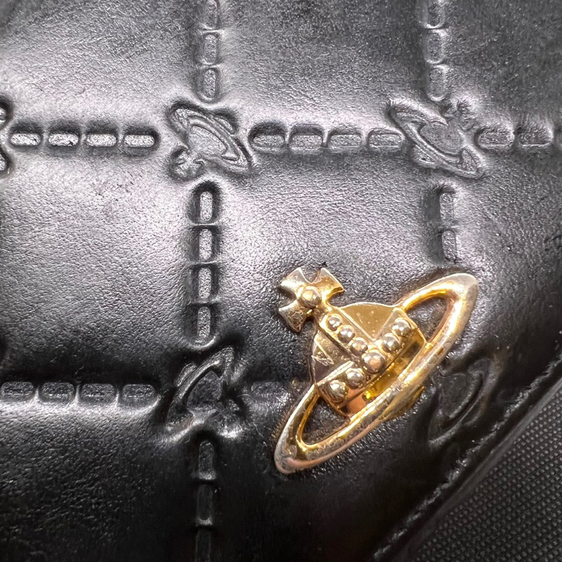 Ví si nhật vivienn.e