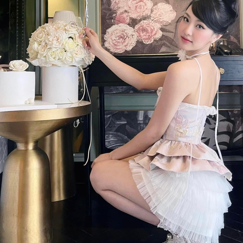 Boni Set Áo Gấm Corset Cúp Ngực Phối Chân Váy Lưới Tầng Cho Nàng Đi Chơi Đi Tiệc